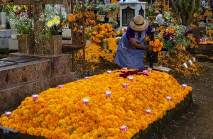 the Joy of Death in Mexico: a Reflection on the Sacred Objects That Generate Social Cohesion on the Día De Muertos